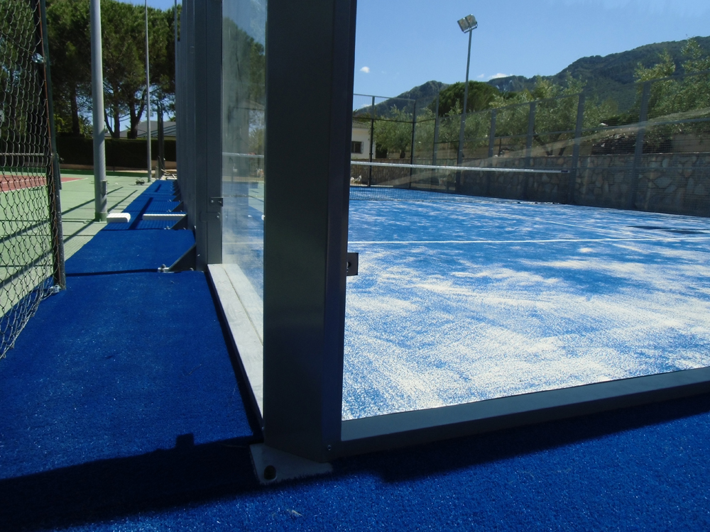 artificial turf on padel court built by VerdePadel